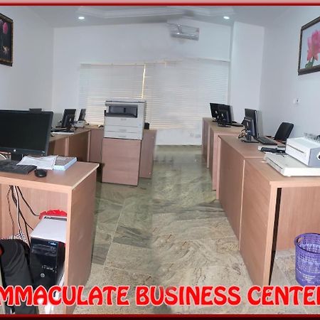 Immaculate Royal Int'L Hotel Owerri Exterior photo