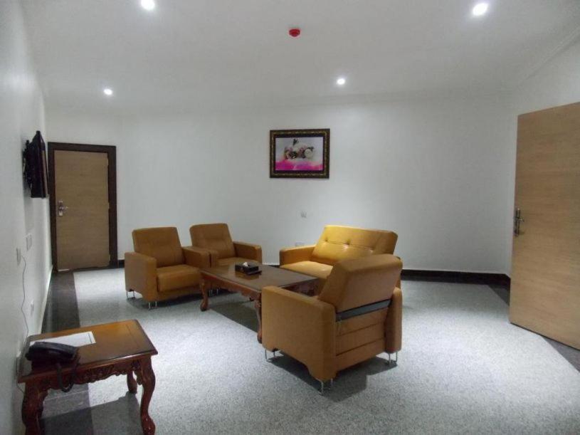 Immaculate Royal Int'L Hotel Owerri Exterior photo