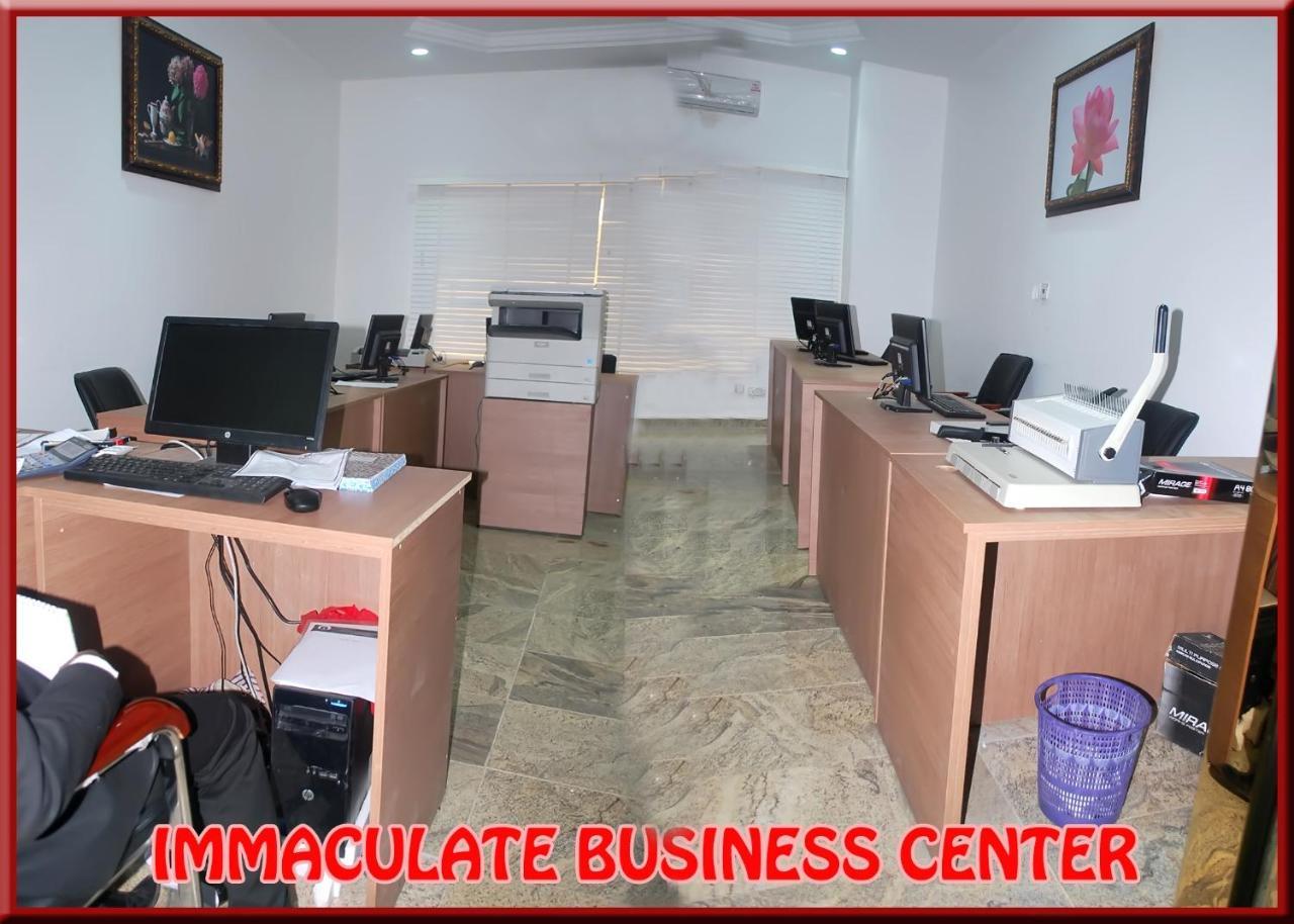 Immaculate Royal Int'L Hotel Owerri Exterior photo