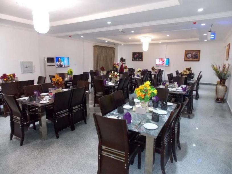 Immaculate Royal Int'L Hotel Owerri Exterior photo