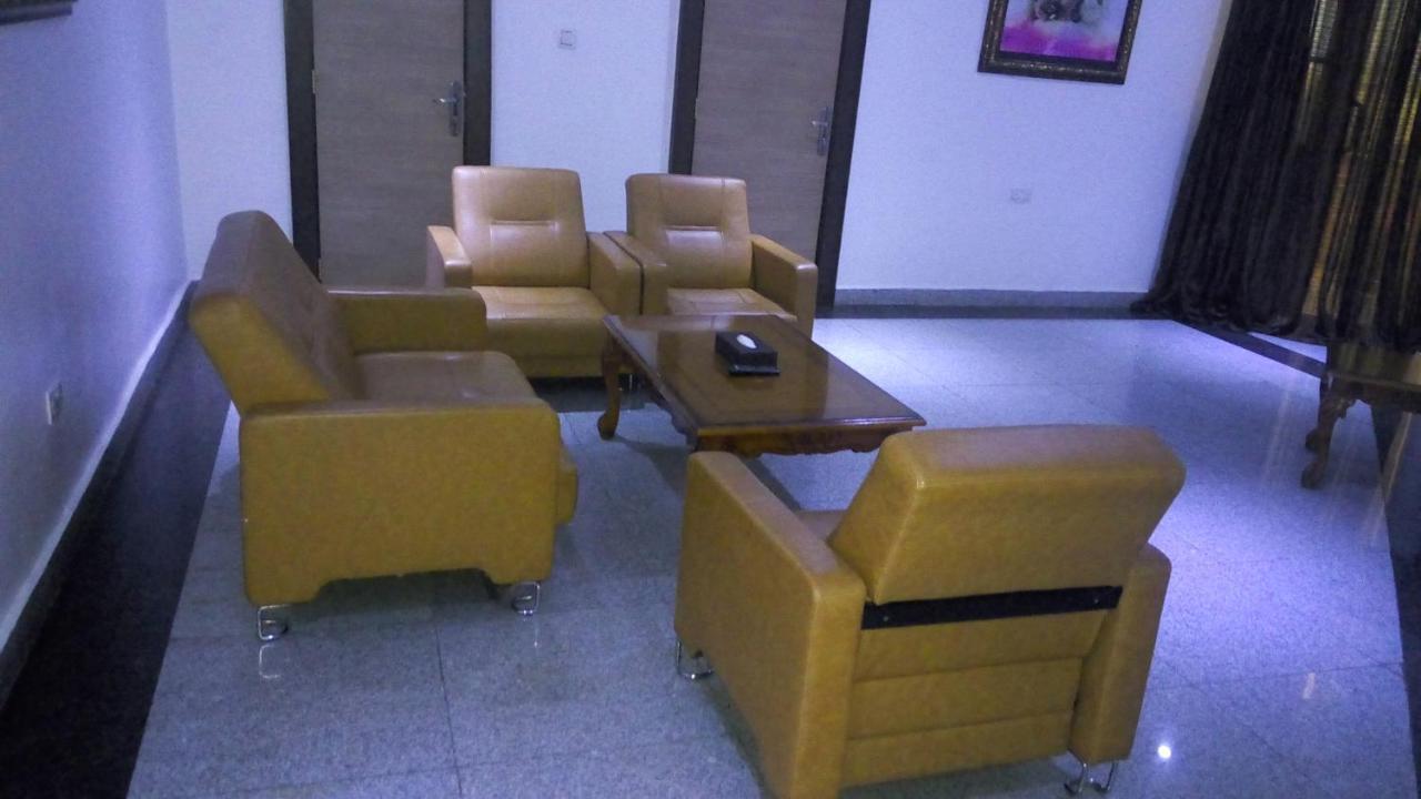 Immaculate Royal Int'L Hotel Owerri Exterior photo
