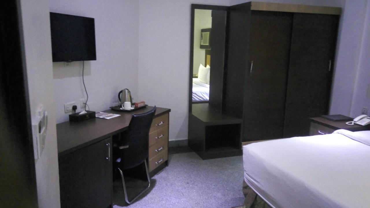 Immaculate Royal Int'L Hotel Owerri Exterior photo